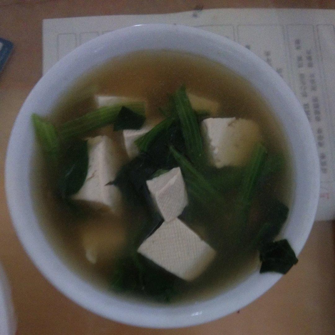 素食者：菠菜豆腐汤