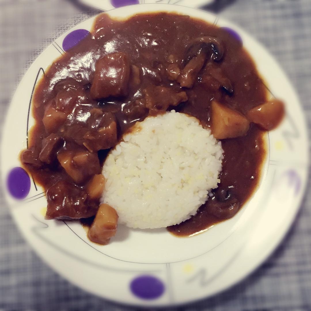 牛腩咖喱饭