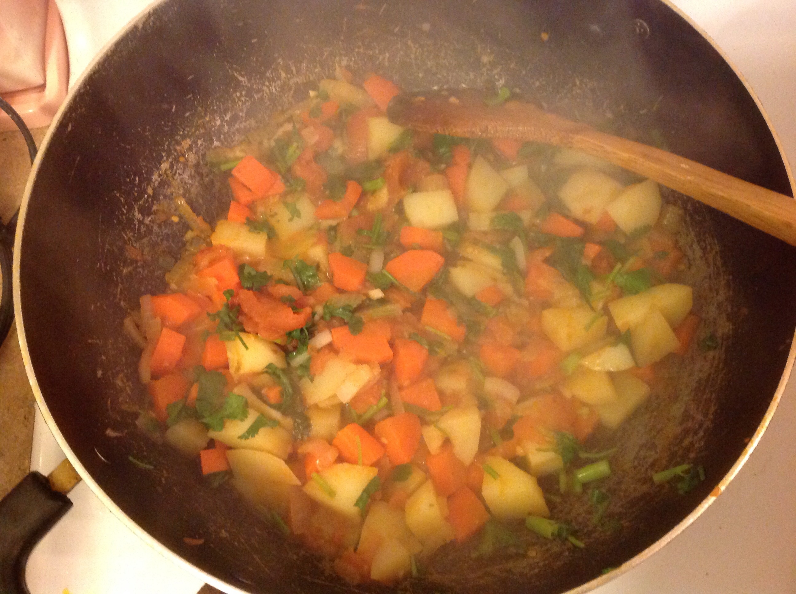 牛肉汤烩胡萝卜土豆的做法 步骤5