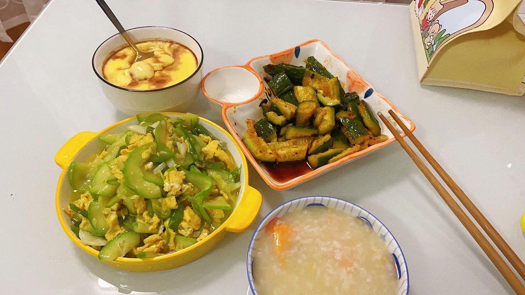 清香的西葫芦炒鸡蛋