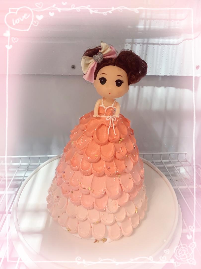 梦幻时尚的芭比蛋糕