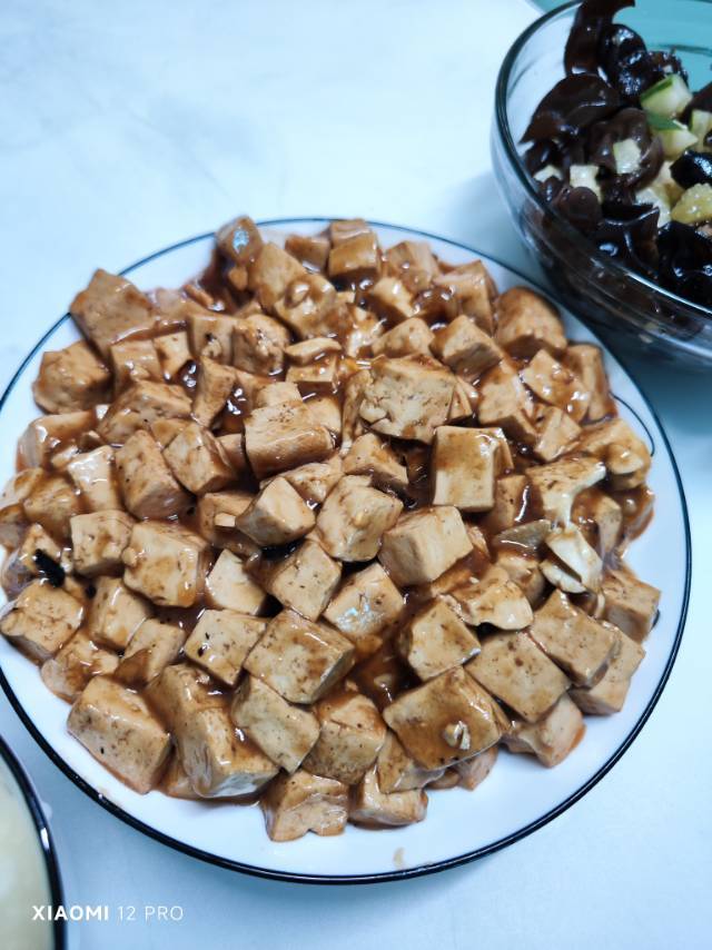 能消灭一锅米饭的红烧豆腐