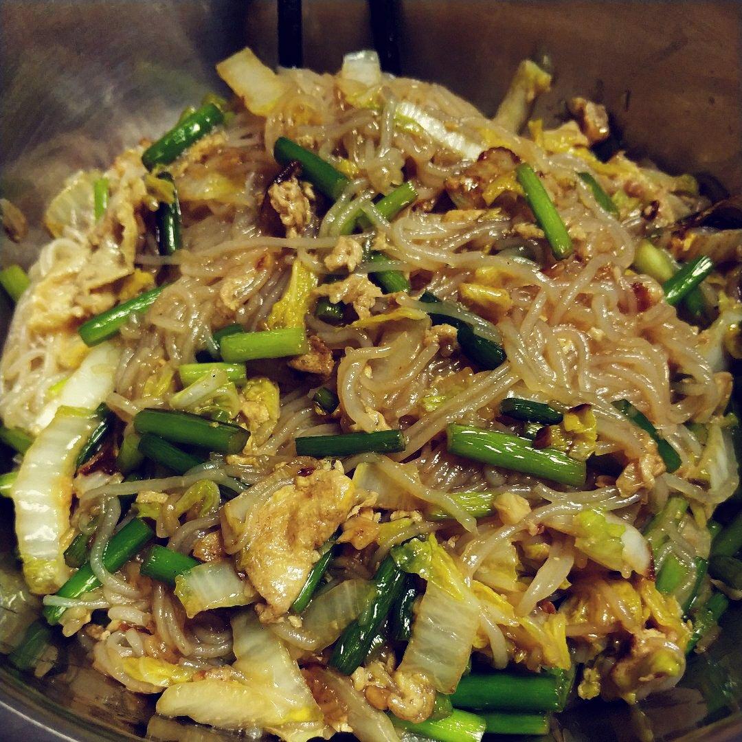 包菜粉丝炒鸡蛋