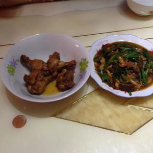茶树菇韭菜苔炒猪肉的做法 步骤1