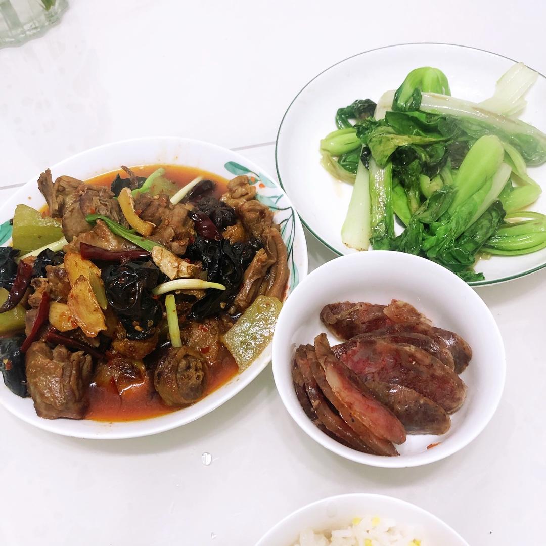 莴笋烧鸭块