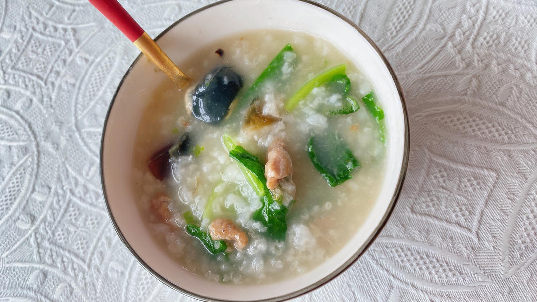 妈妈👩教我做的皮蛋瘦肉粥🥣简单快捷美味😋