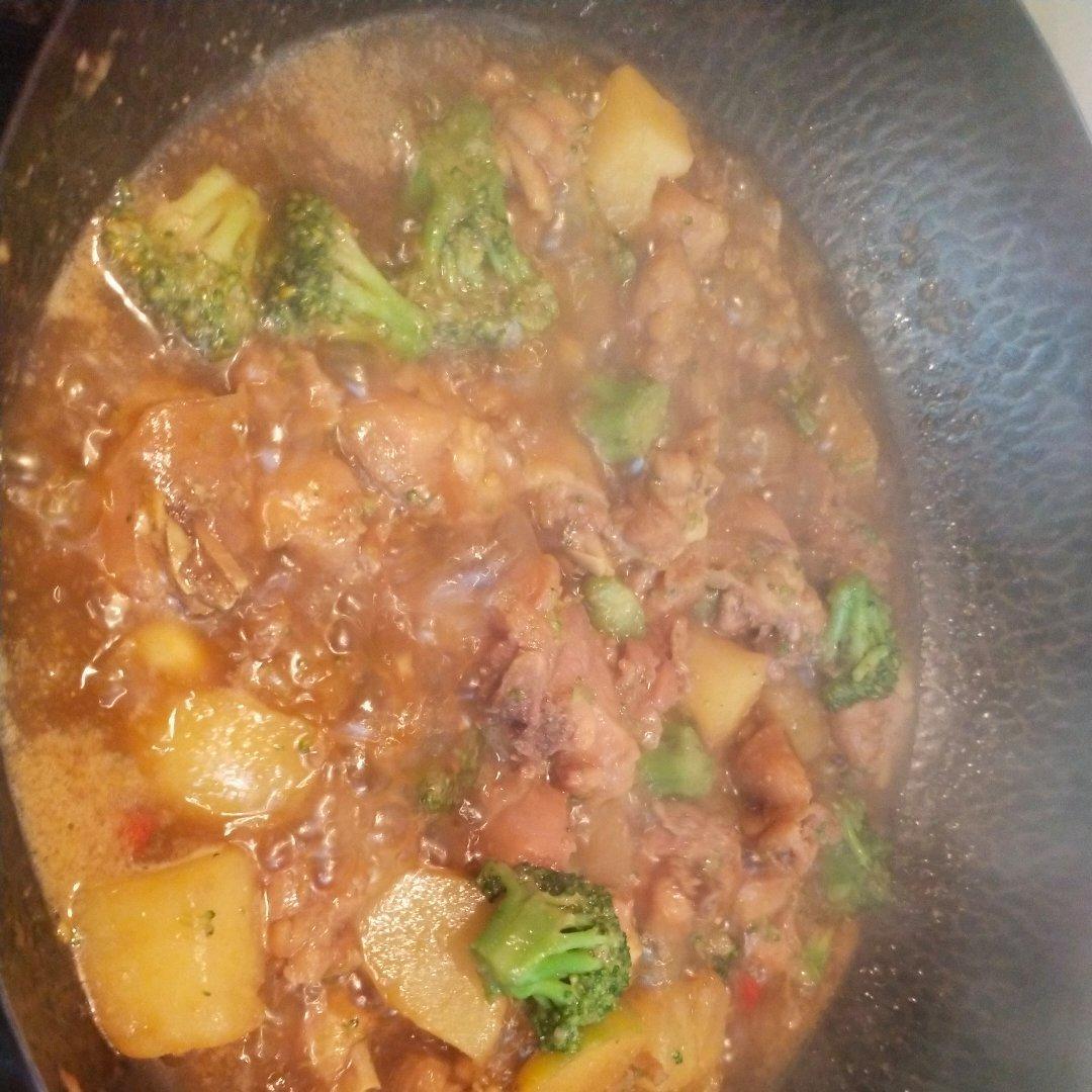 红烧土豆炖鸡块（鸡腿）