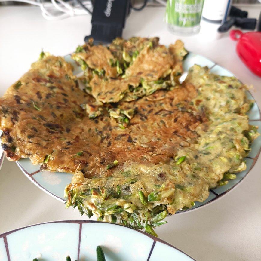 槐花鸡蛋饼