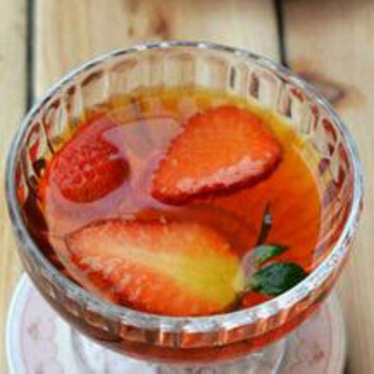 俄罗斯草莓红茶杯子蛋糕