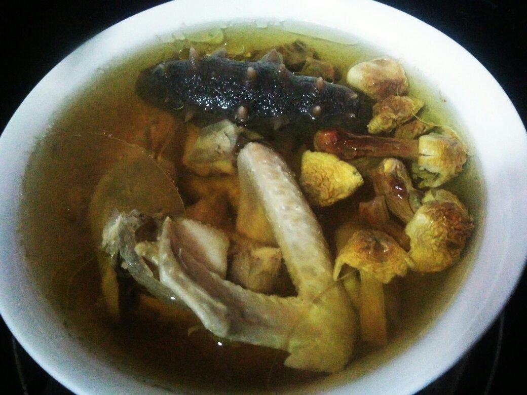 鸽子海参菌菇汤