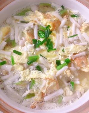 白玉菇丝瓜蛋汤的做法 步骤5
