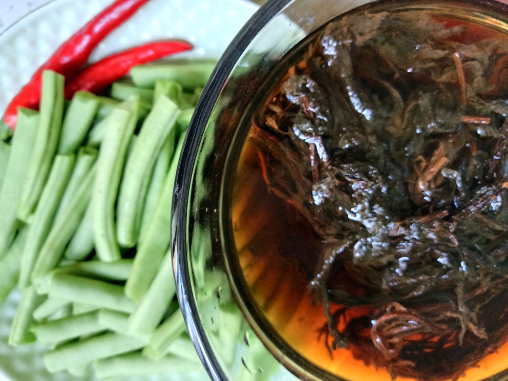 梅干菜干煸四季豆的做法 步骤1