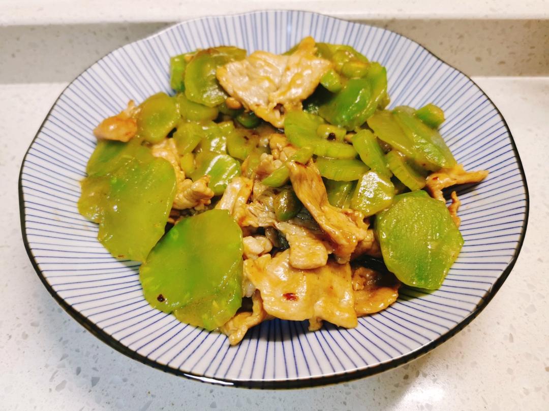 简单又好吃的莴笋炒肉