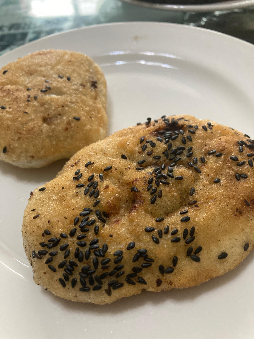 芝麻豆沙糯米饼 新手零失败 快手面食 软糯香甜 附细节视频详解