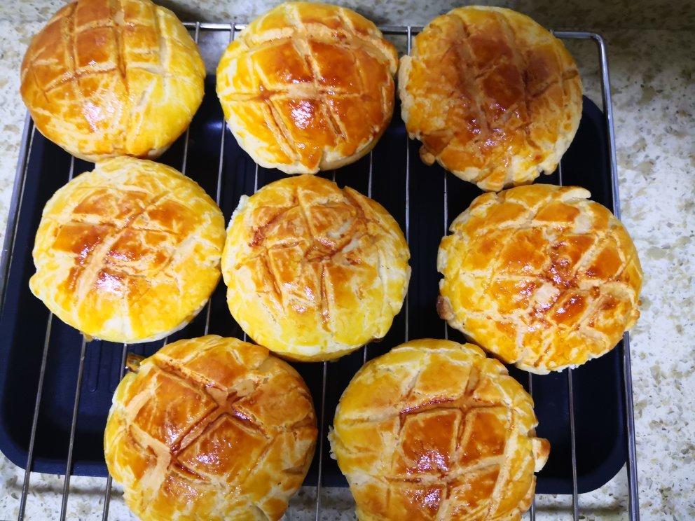 好吃到炸裂的港式菠萝包（附带制作酥皮的小视频）