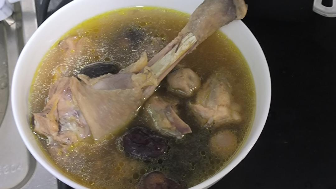 奶奶教的鲜香肥美香菇炖鸡汤