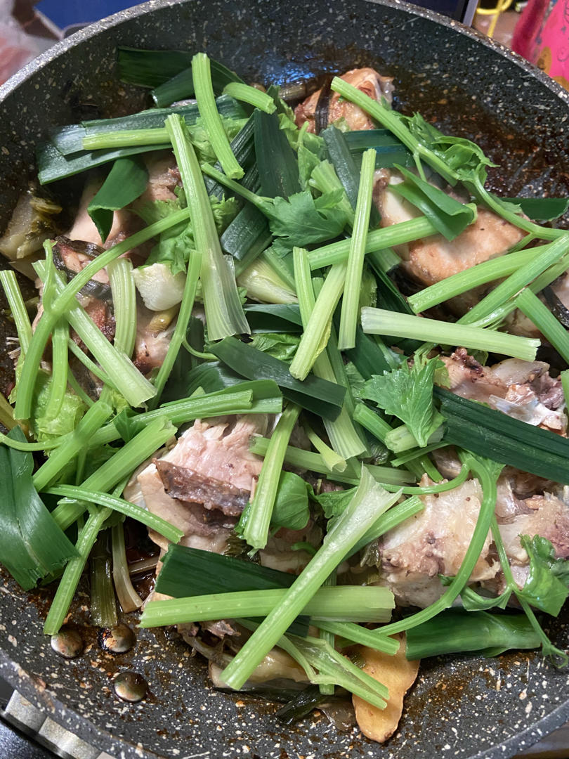 酸菜焖鱼