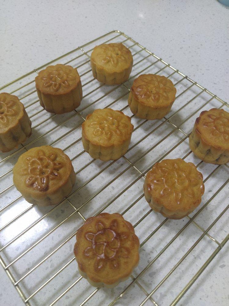 广式蛋黄莲蓉月饼