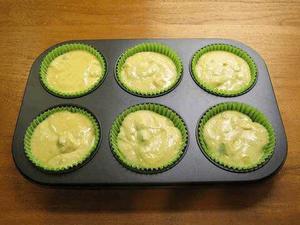 菠萝🍍奇异果杯子蛋糕的做法 步骤7