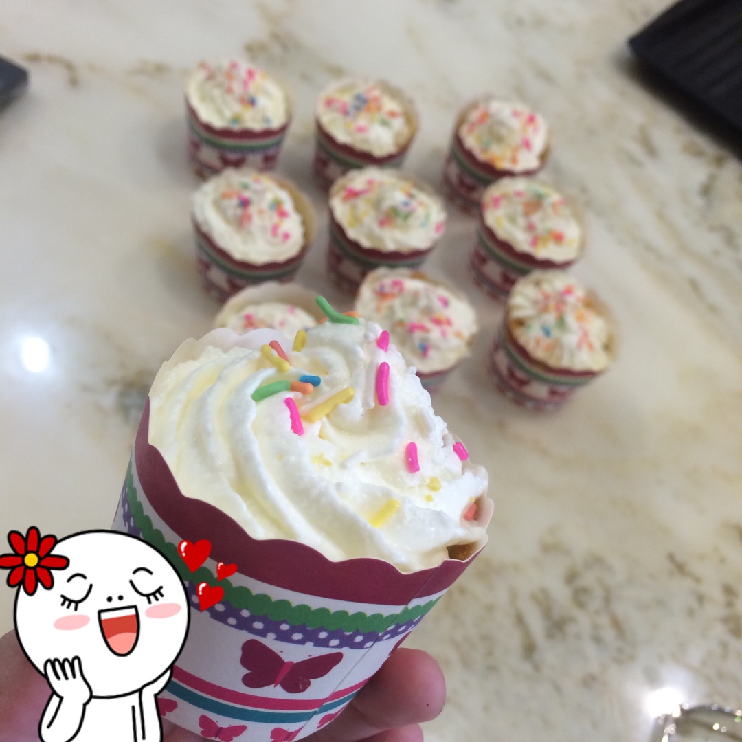 戚风小纸杯蛋糕