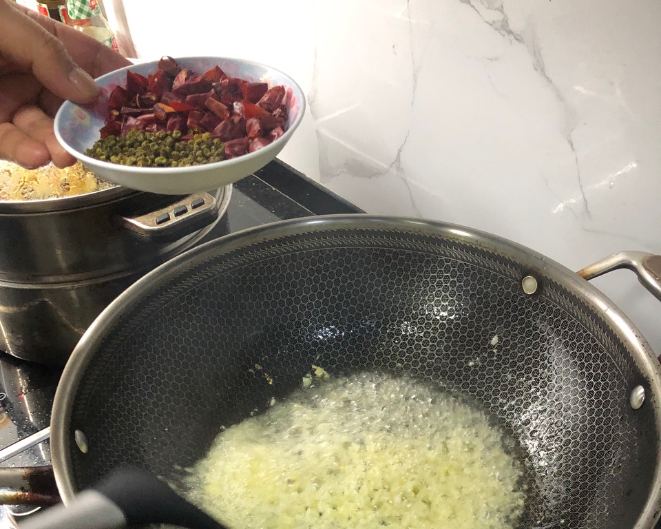 家庭聚会必做的花椒酸菜鱼的做法 步骤13