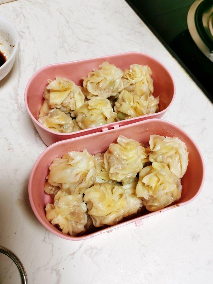 一口一个青椒火腿鸡蛋蒸包