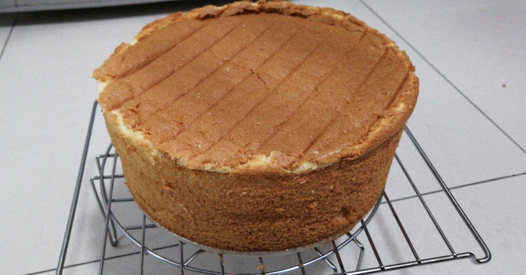 烤箱做蛋糕（戚风蛋糕的做法）