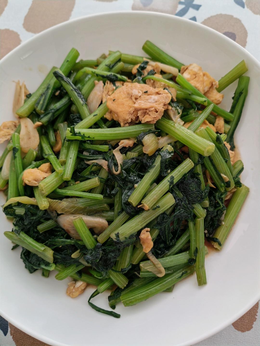 茼蒿炒鸡蛋
