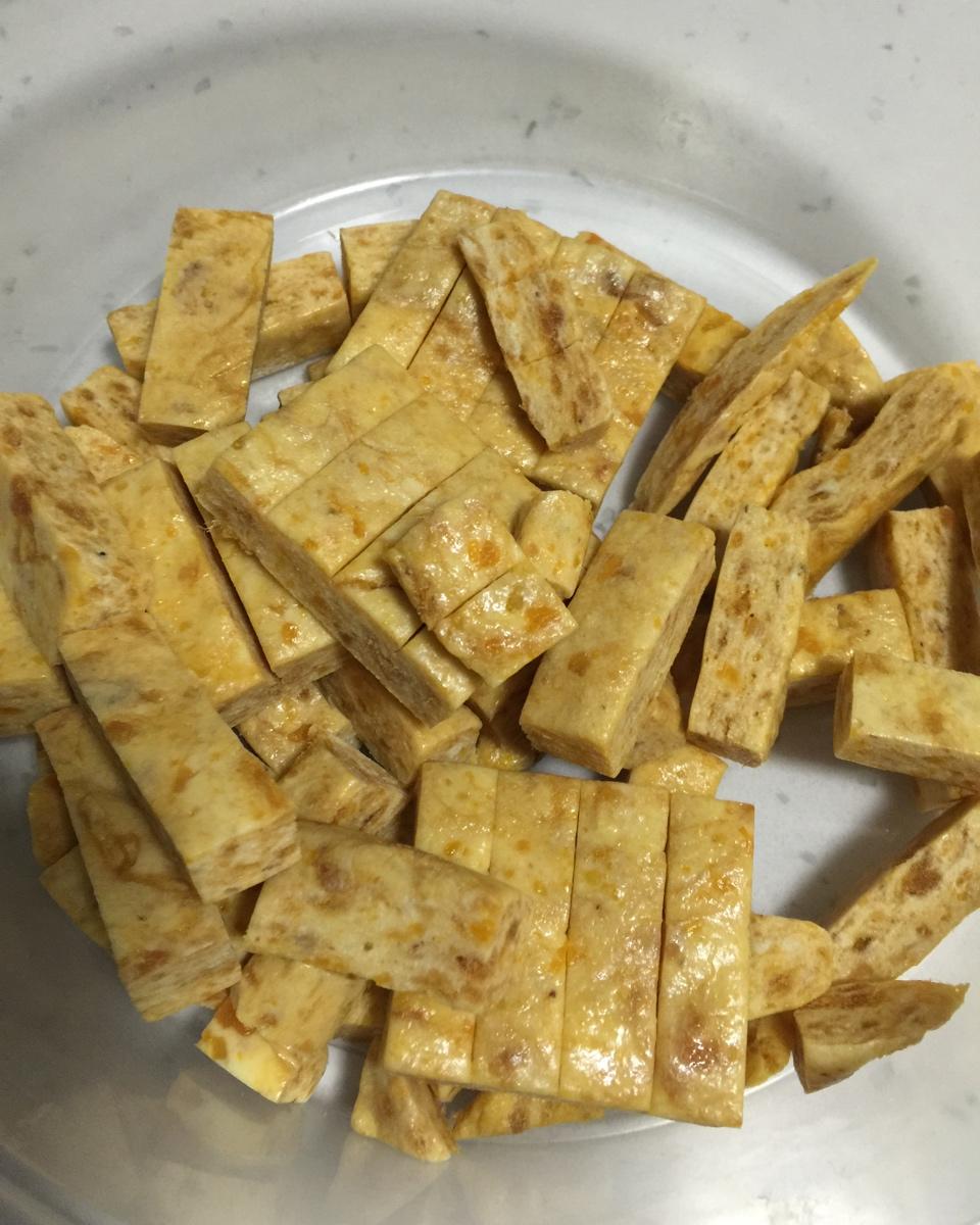 咸蛋黄肉松牛轧糖