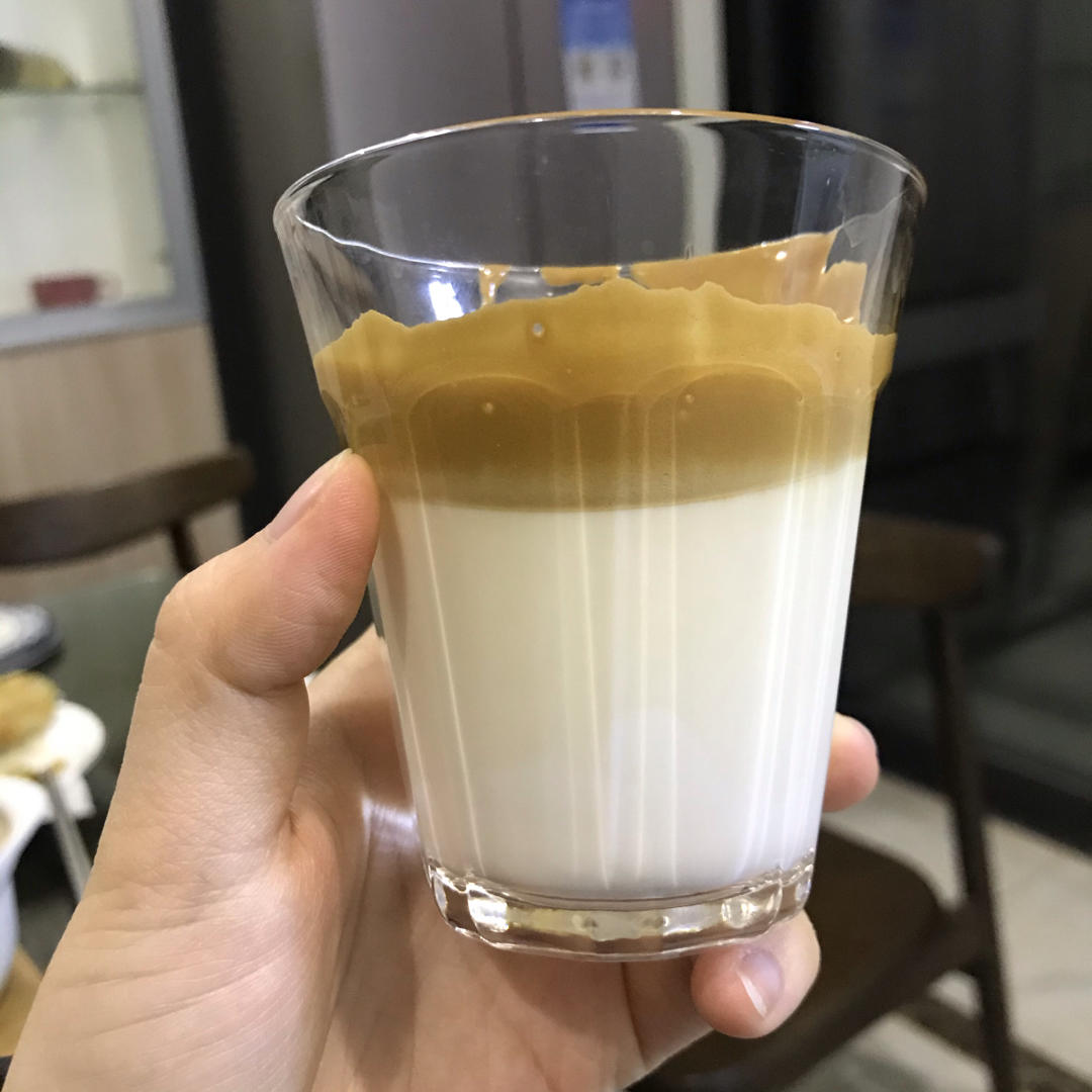 400次咖啡，网红手打咖啡，风靡全网的Dalgona Coffee☕️超详细步骤在家就可以复刻【内附速成法】