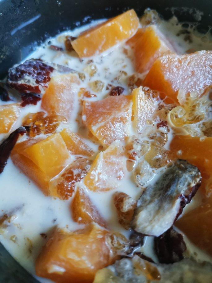 桃胶牛奶炖木瓜