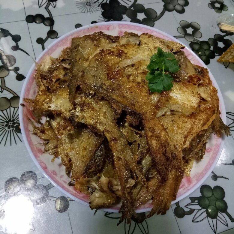 干煎椒盐鲳鱼