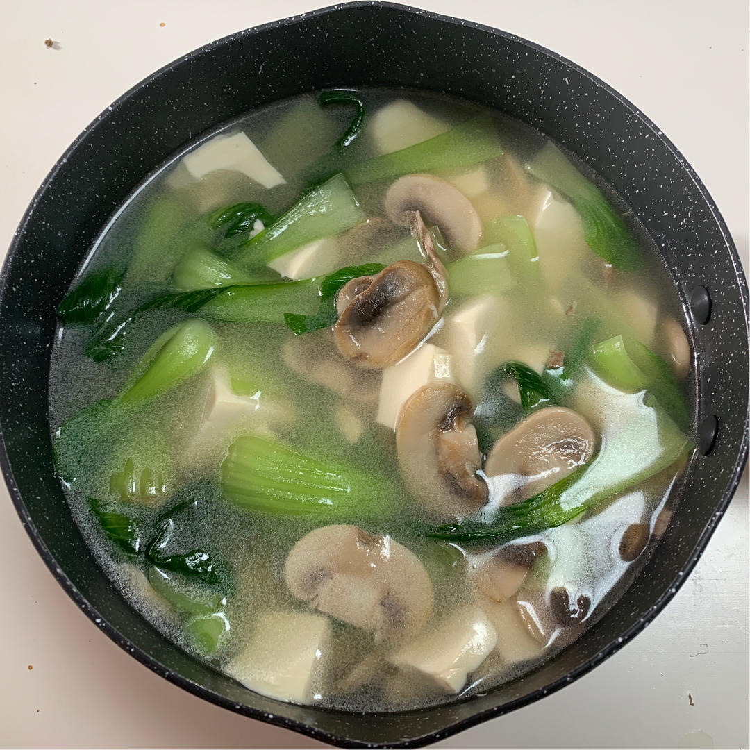 蘑菇豆腐青菜汤
