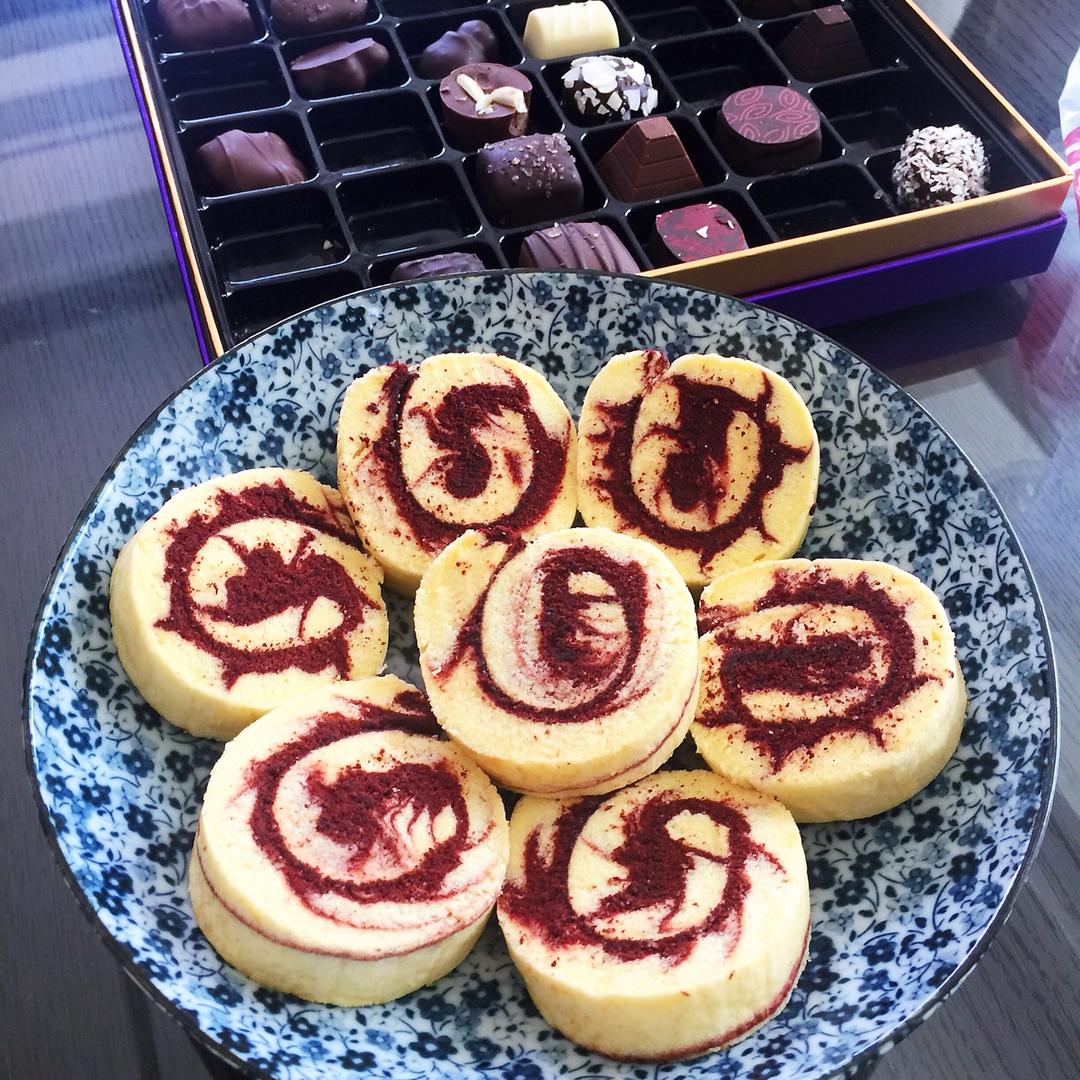 红丝绒可可旋风蛋糕卷