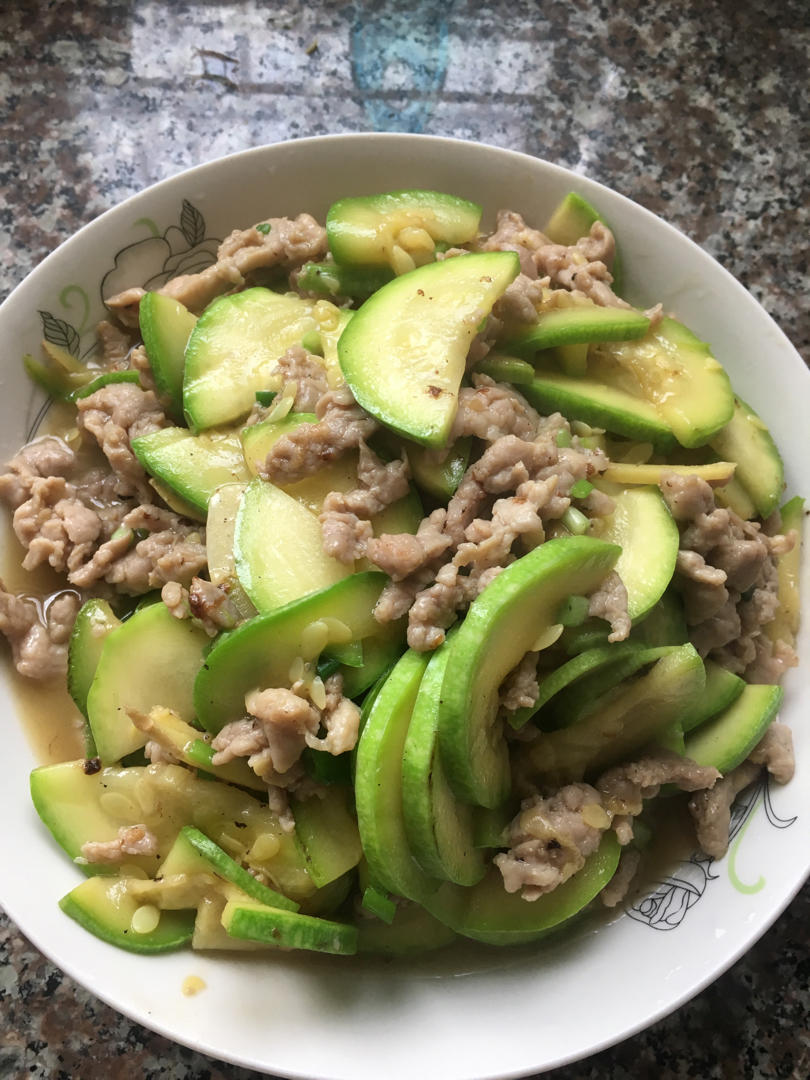 西葫芦炒肉