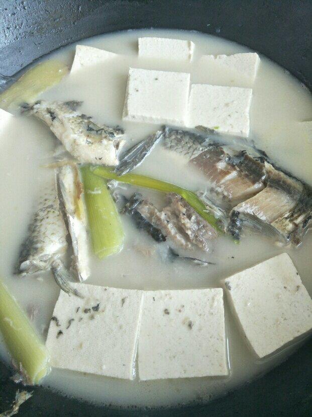 鲫鱼豆腐汤
