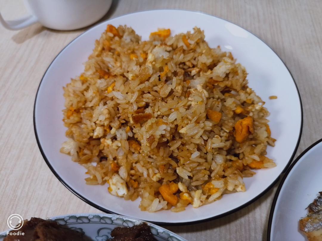 厨师长教你：“酱油炒饭”的家常做法，里面满满的小技巧，很受用