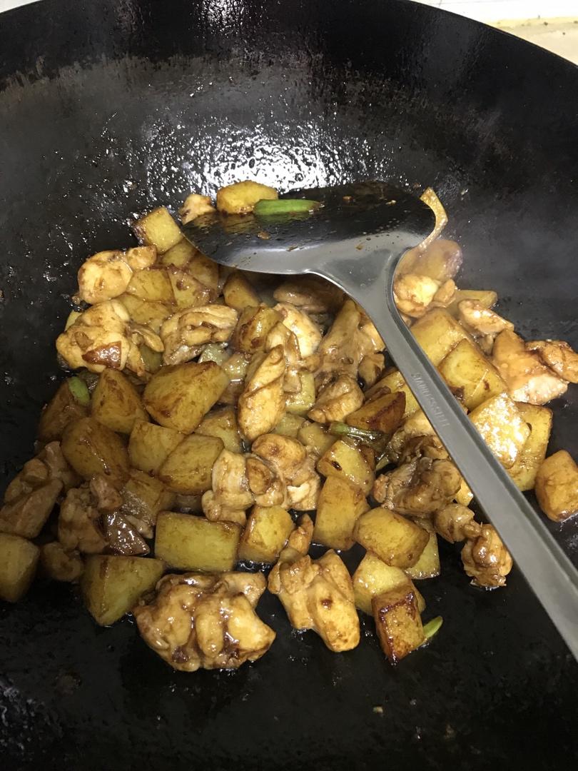 一道怎么做都好吃的干煎土豆鸡丁（红烧，咖喱，椒盐，孜然）
