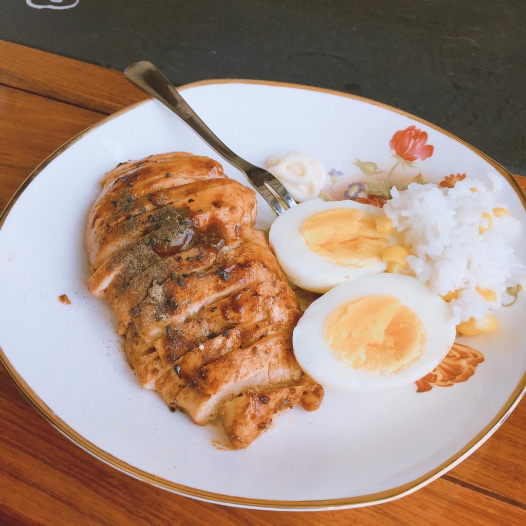 酷炫屌炸天好吃的煎鸡胸肉（香蒜蜂蜜煎鸡胸肉）