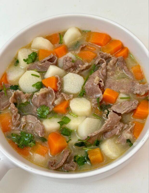 分享巨好喝减脂的山药牛肉胡萝卜汤！