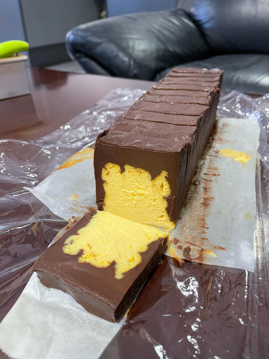 藏不住了 双重口感 全程搅拌搅拌就能成功的巧克力熔岩巴斯克蛋糕！