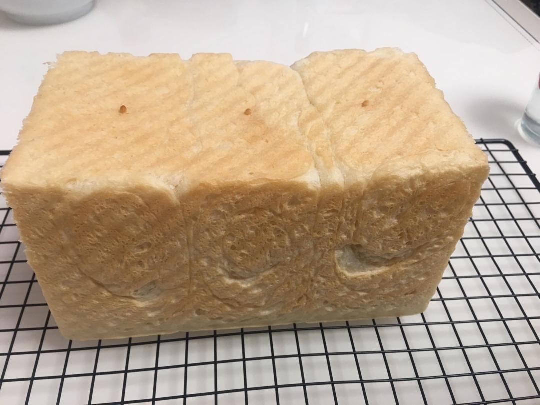 软到拿不起来的生吐司