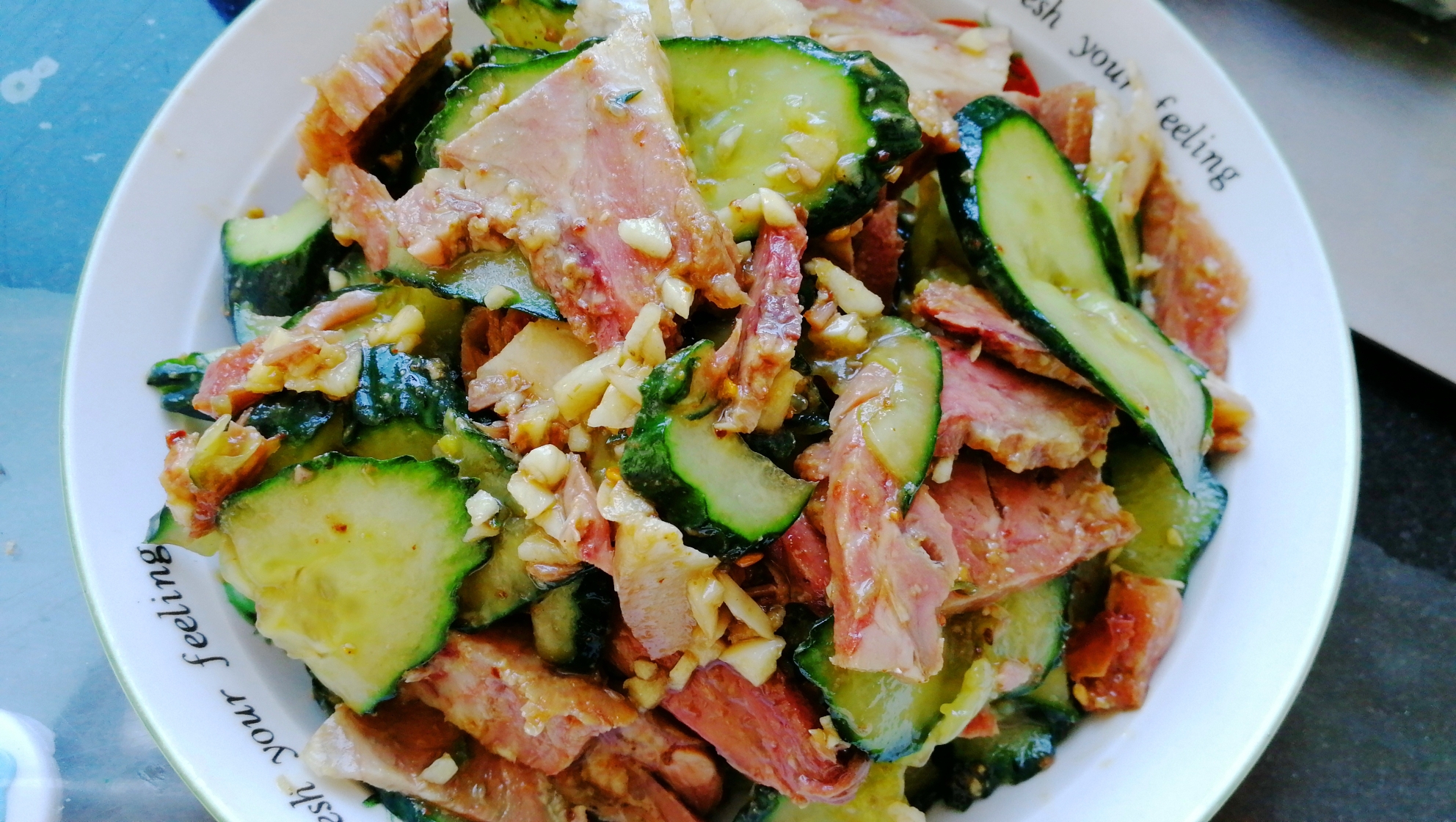 快手凉菜:黄瓜拌猪头肉的做法