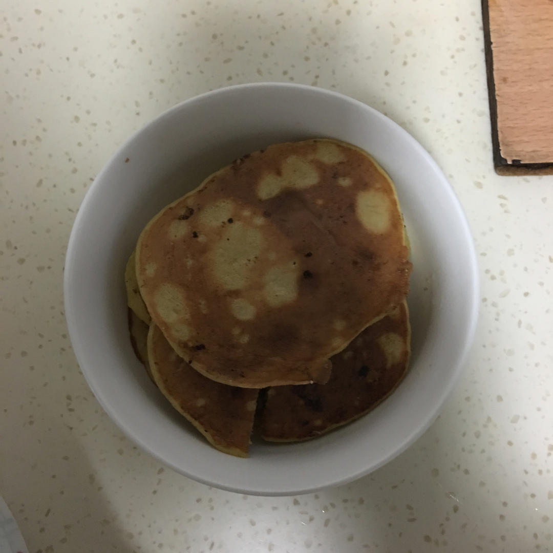 【减脂早餐】无油香蕉松饼（超简单）