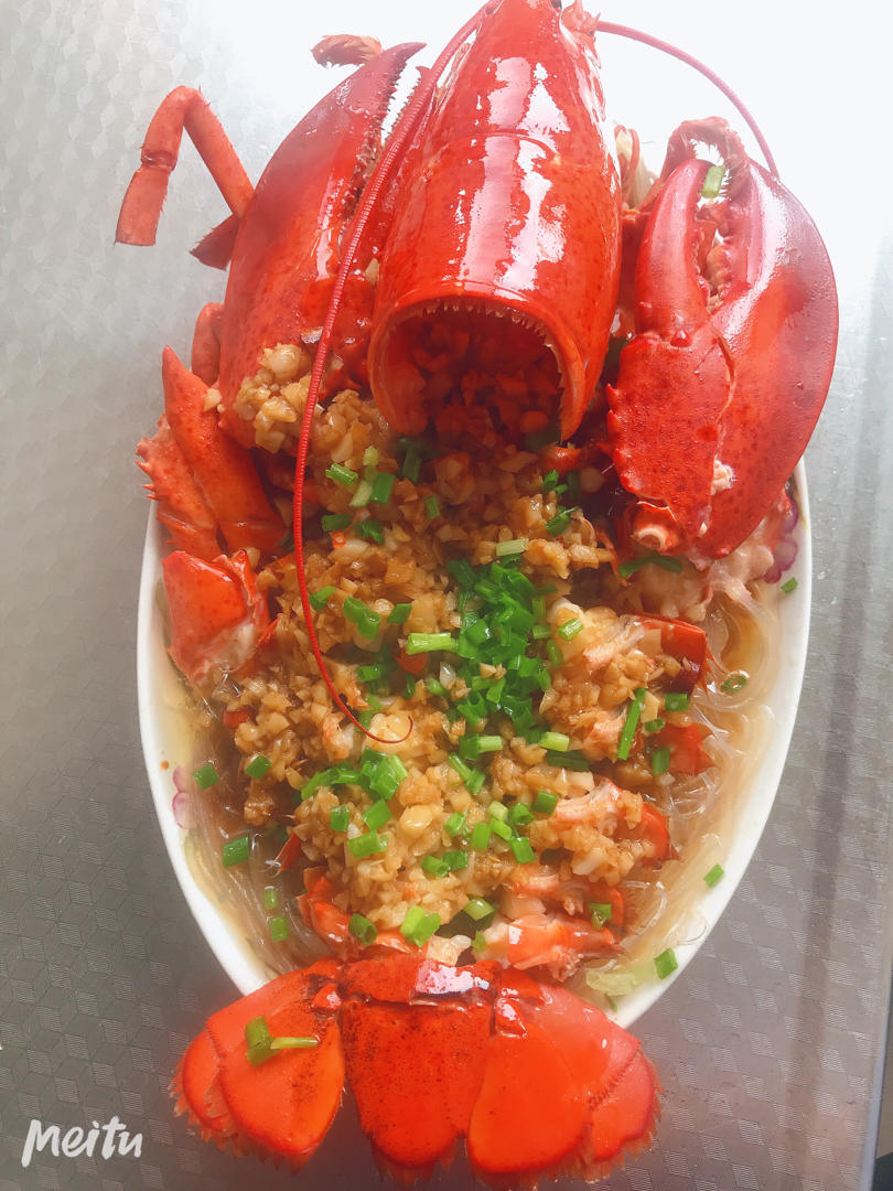 80后小蜜蜂做的蒜蓉蒸波士顿龙虾