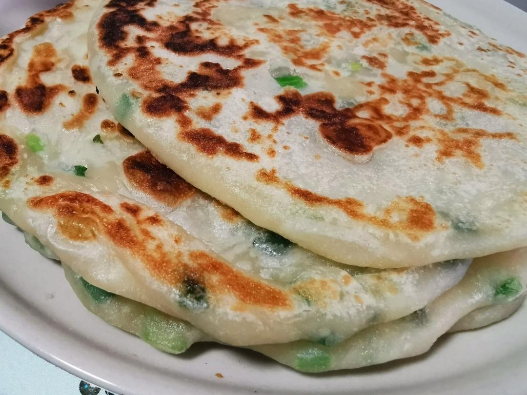 烙饼不硬的小窍门 掌握了你也能看出柔软多层凉了不硬的小油饼