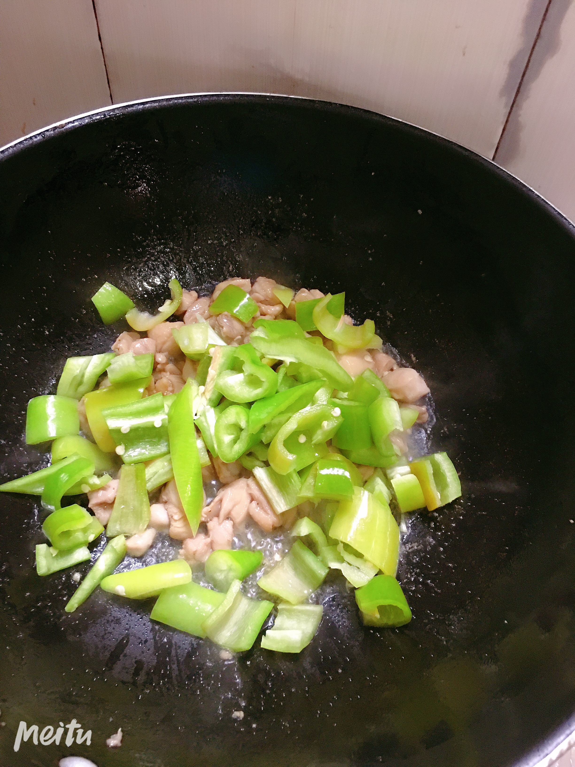 超级下饭•鸡腿肉丁炒黄皮椒的做法 步骤9