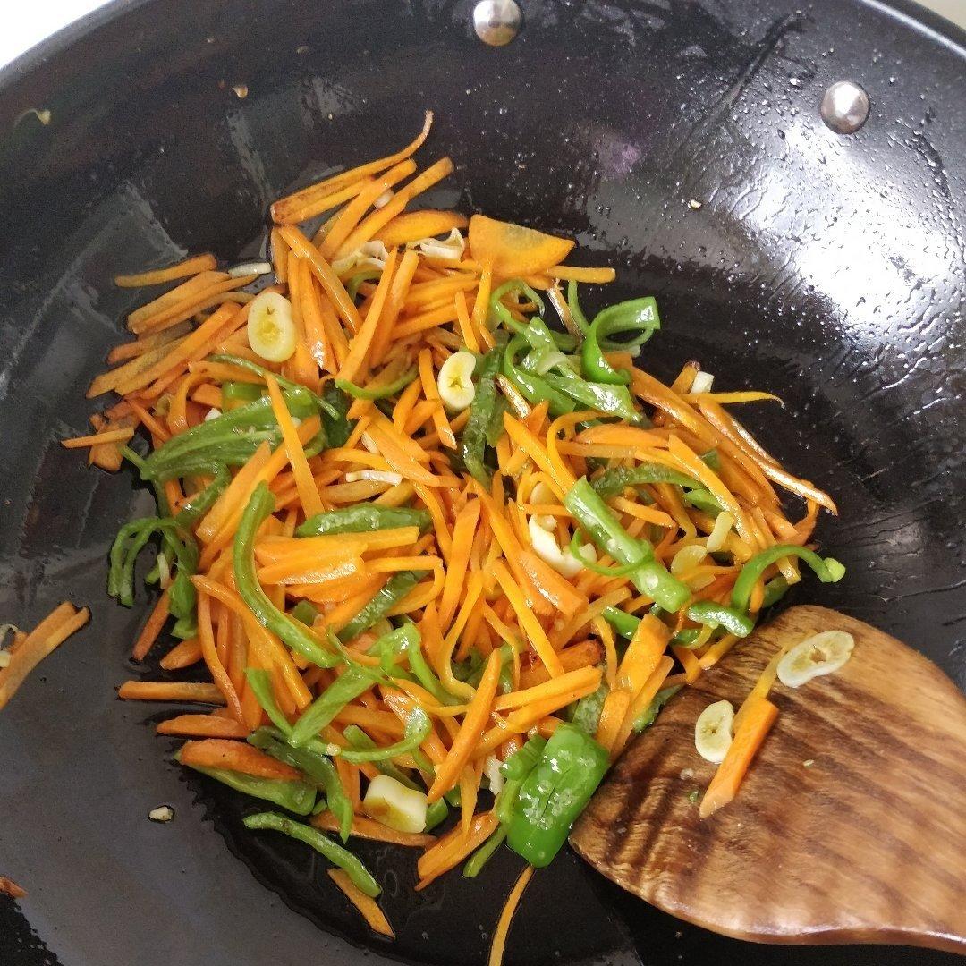 清炒胡萝卜丝