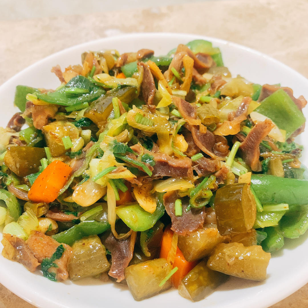 酸菜炒鸡胗