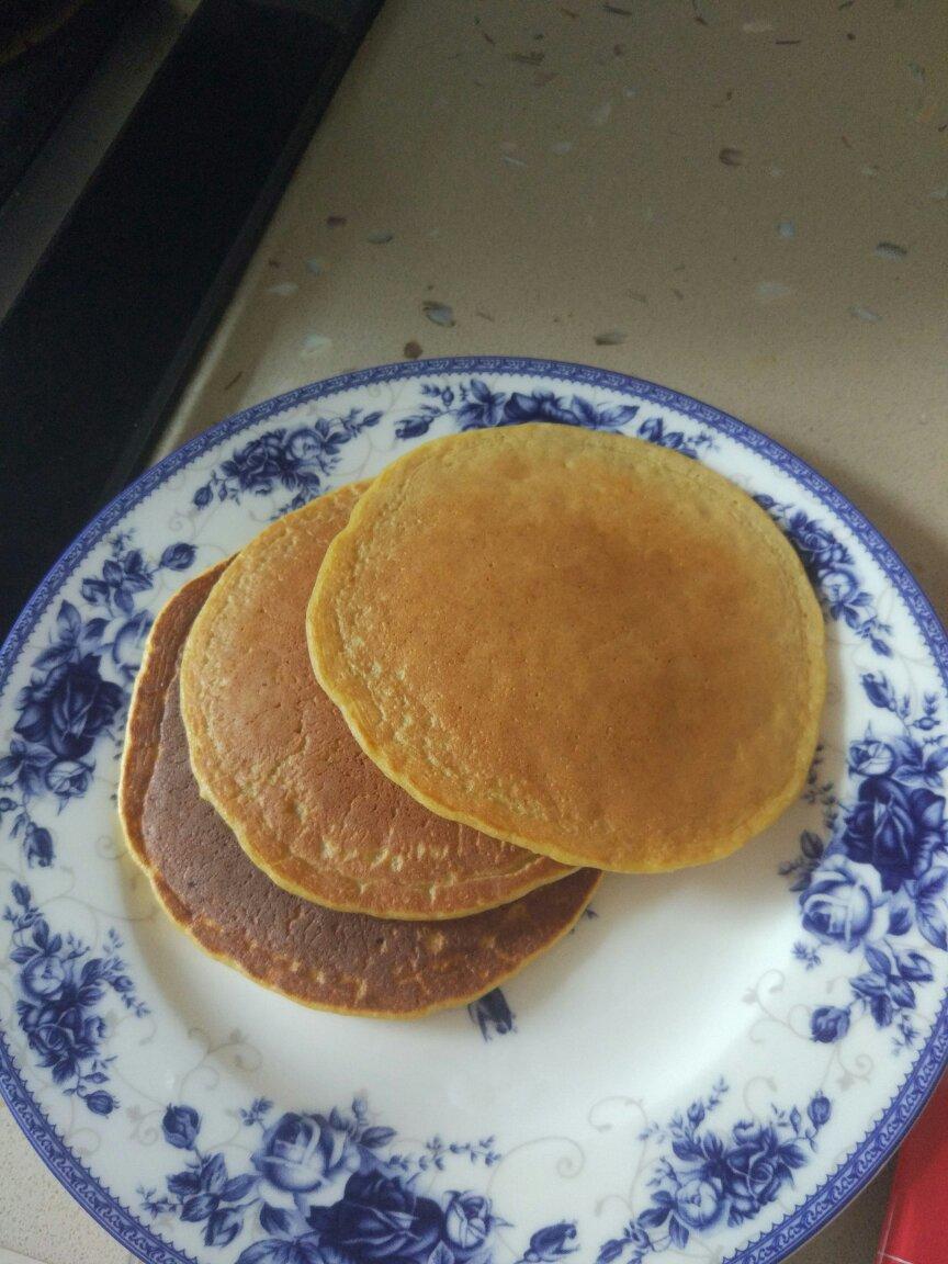 【减脂早餐】无油香蕉松饼（超简单）